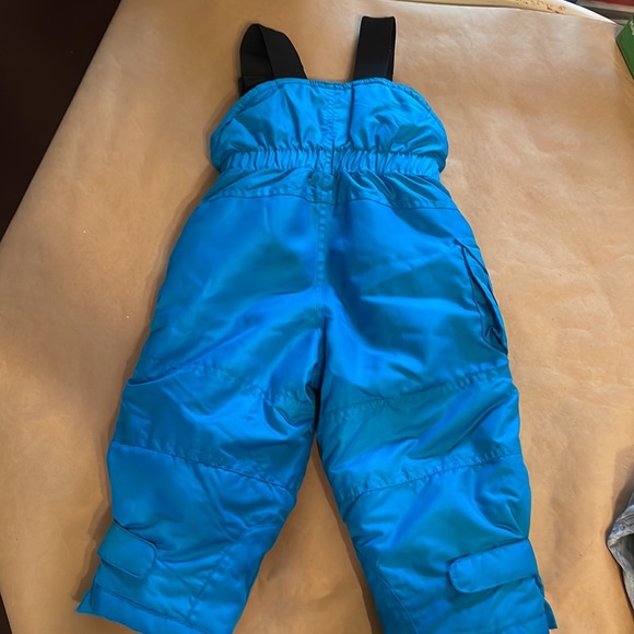 Blue Snow Pants Adjustable Elastic Shoulders, Zipper & Snap closure 18M 26lbs - Picture 2 of 9